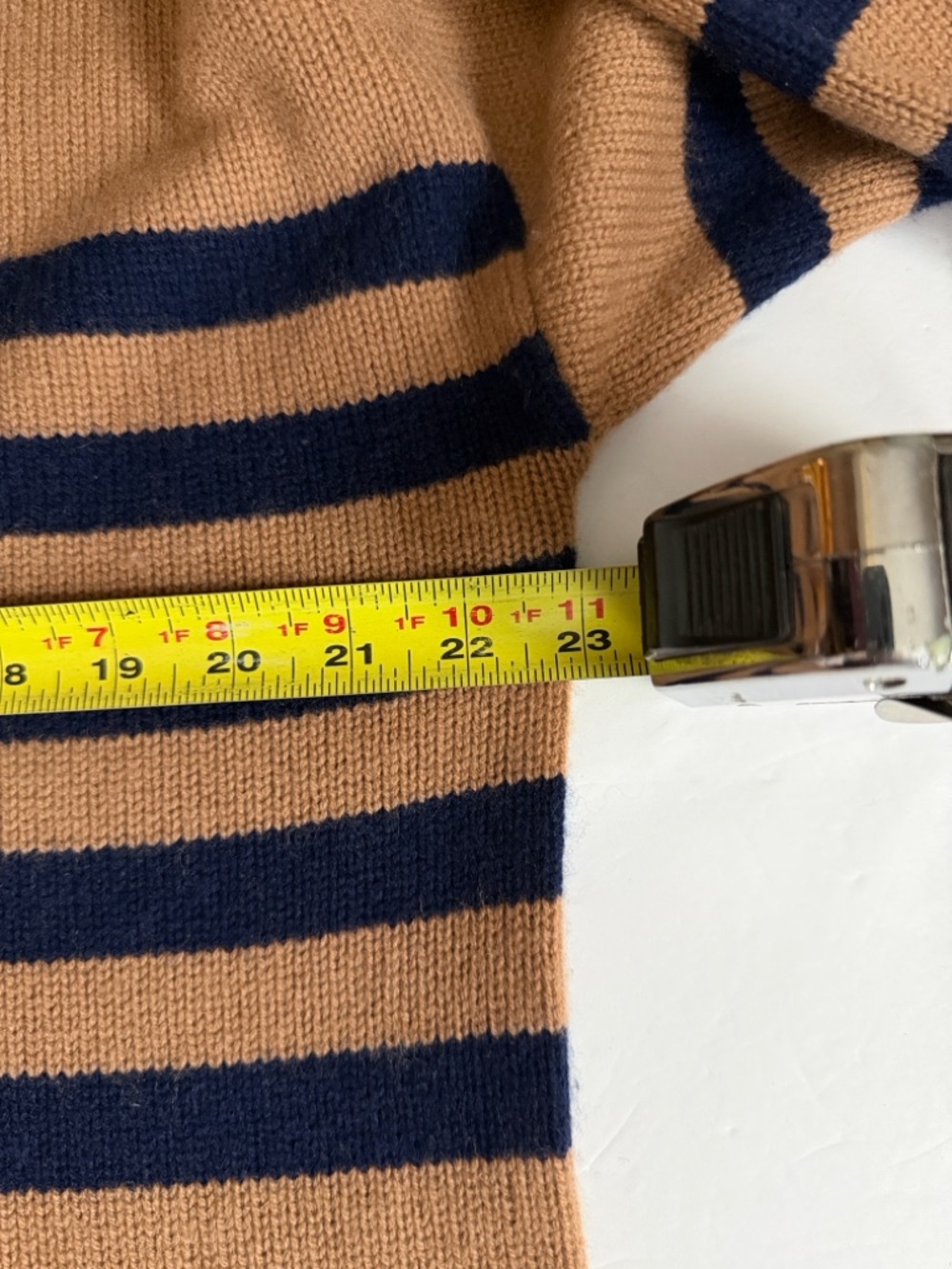 KULE The Lucca Wool Cashmere Sweater Boxy Style Relaxed Roll Neck Camel Navy XL - Picture 12 of 12